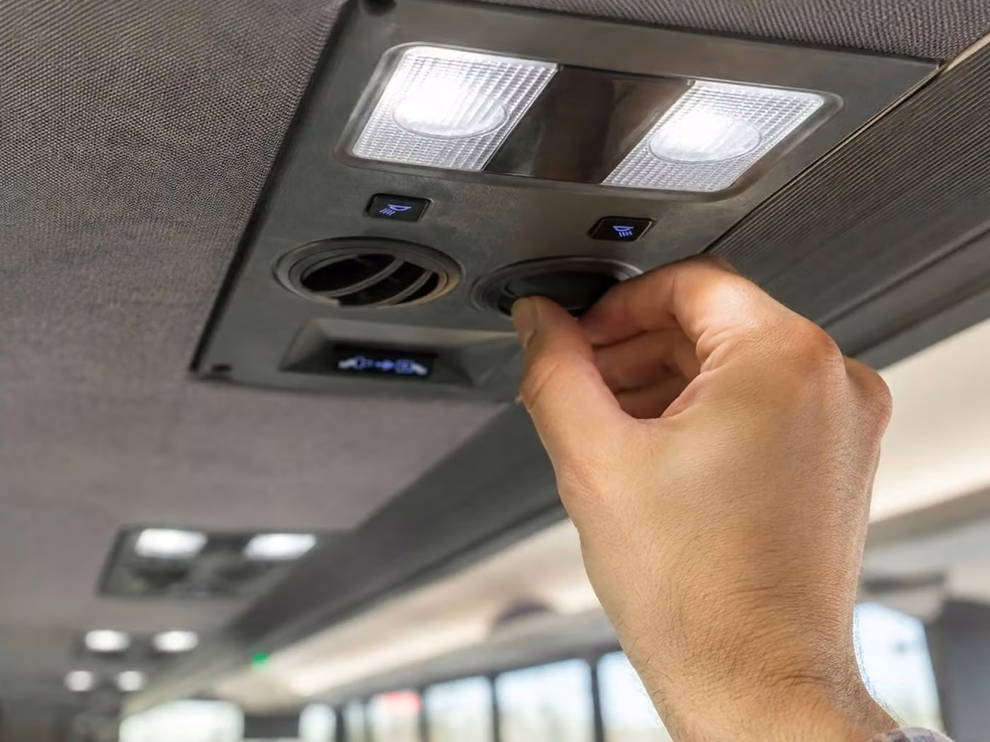 oviedo 18 passenger minibus climate control