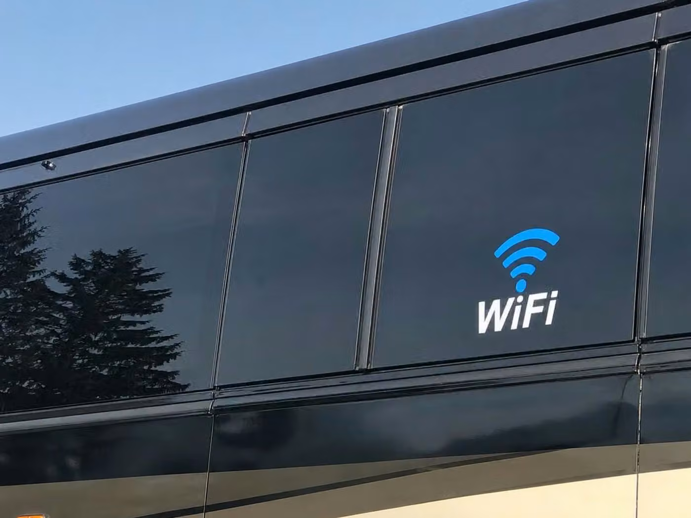 oviedo 18 passenger minibus wifi