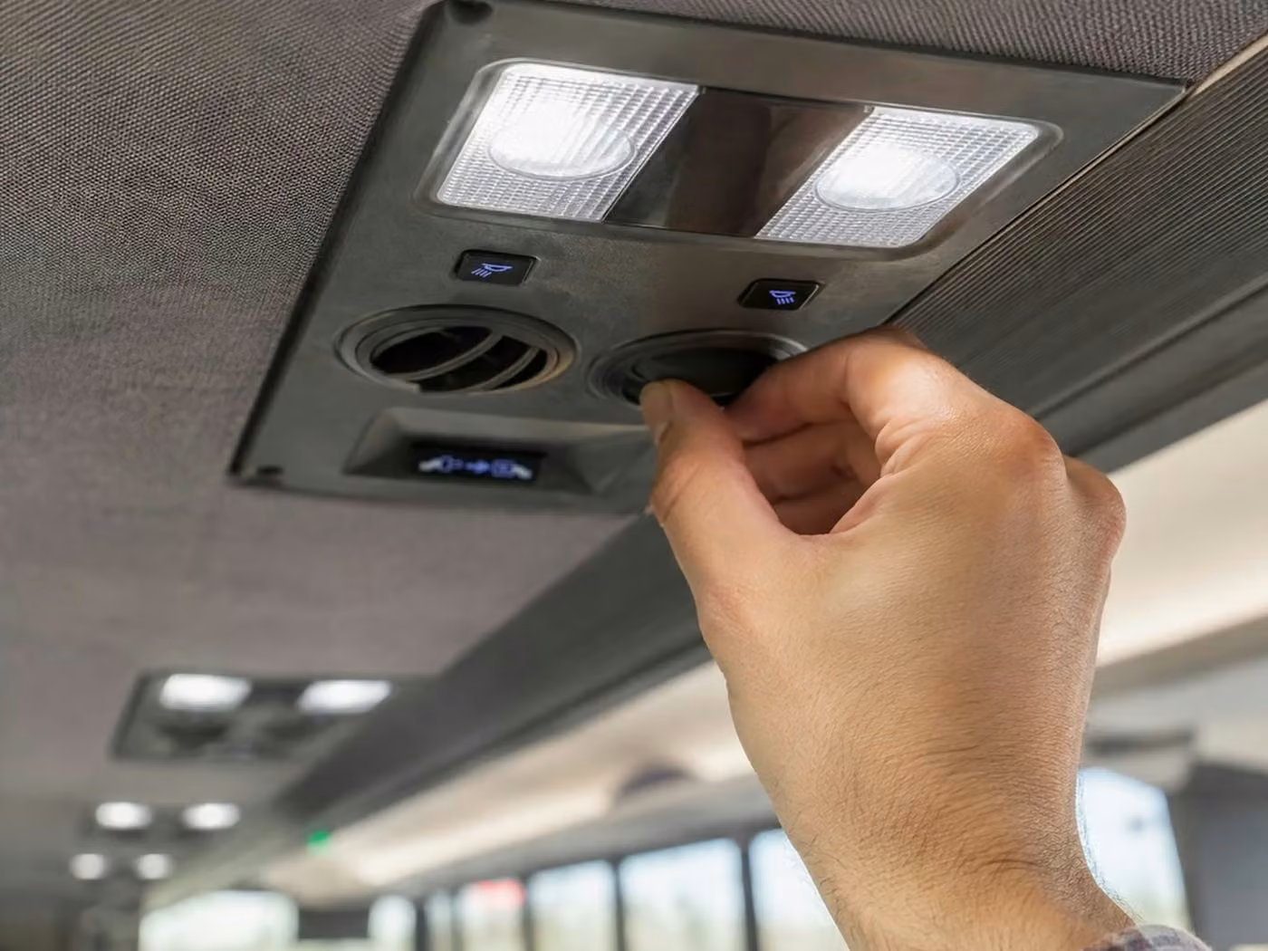 oviedo 25 passenger minibus air conditioning