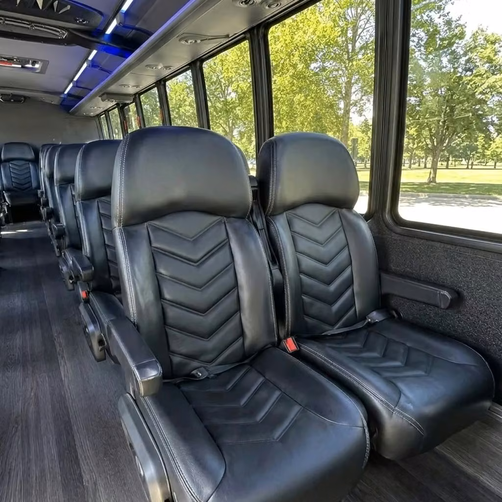oviedo 28 passenger minibus seating