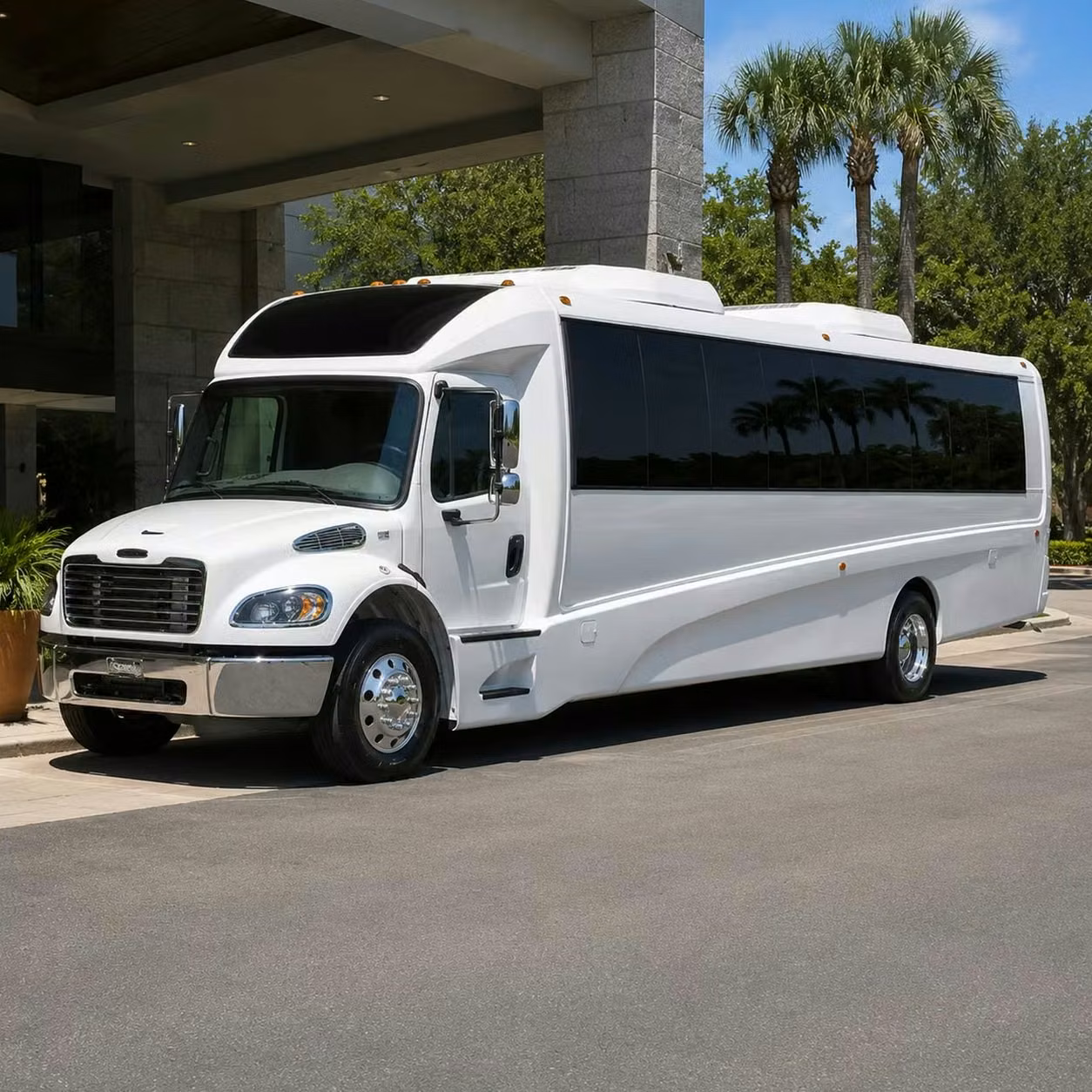 oviedo 30 passenger minibus rental