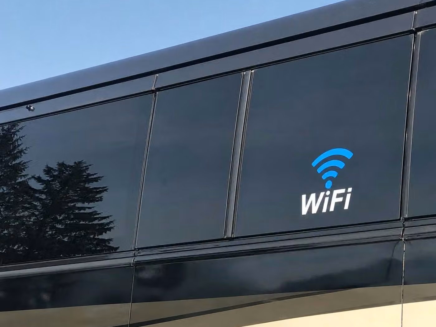 oviedo 30 passenger minibus wifi