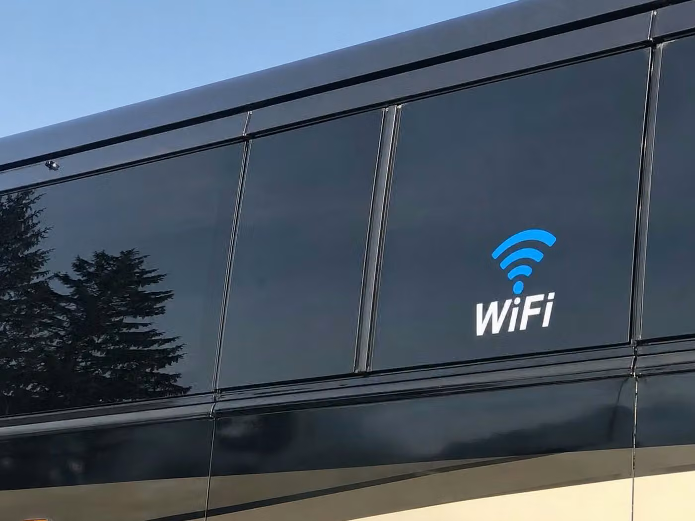 oviedo 56 passenger charter bus wifi