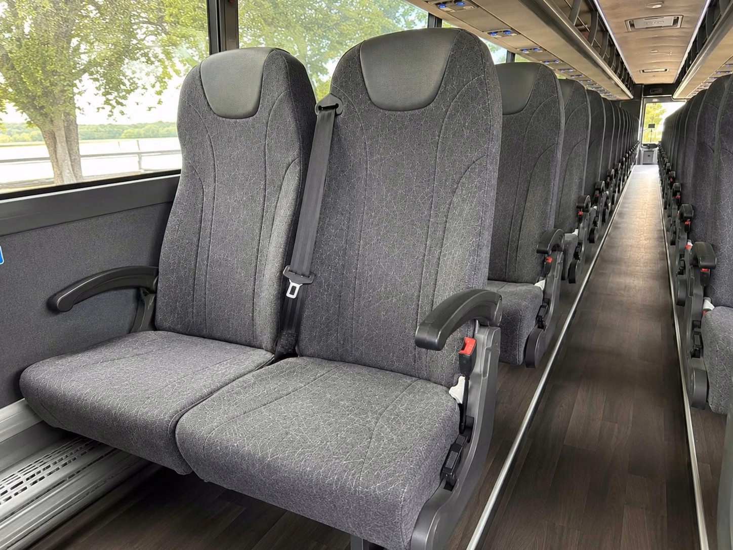oviedo book your oviedo bus rental online in minutes