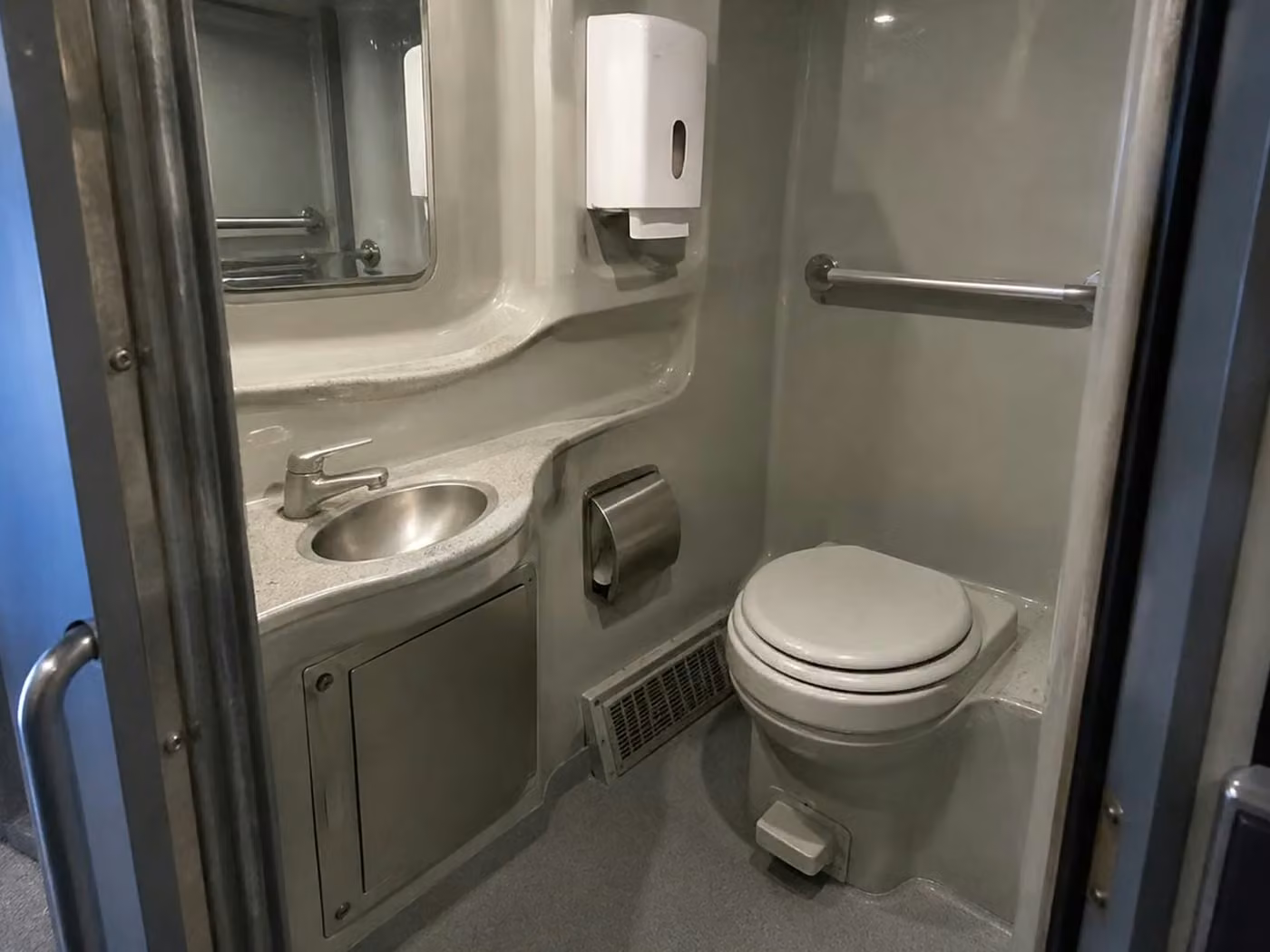 oviedo charter bus onboard restroom